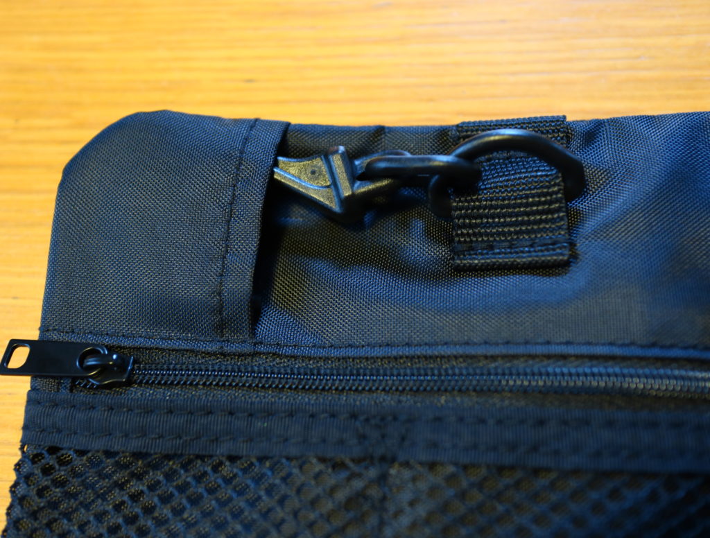 無印】「吊るせるケース小物ポケット」が、外出時の充電グッズ入れにぴったりすぎた！｜すっきり、さっぱり。