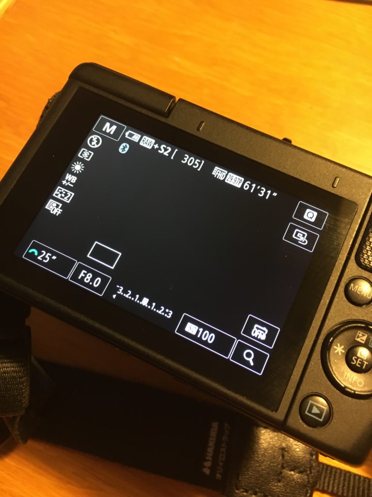 キヤノンのミラーレス一眼EOS M100で夜景撮影時の設定