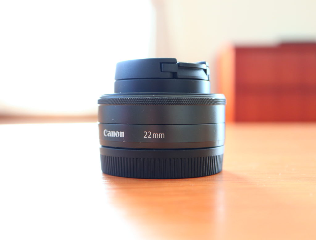 CANONミラーレス一眼EOSM100と単焦点EF-M22mm F2 STM