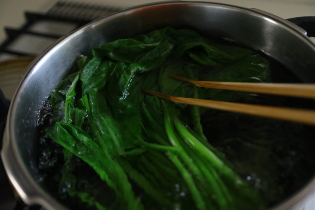 あると便利な常備食材、茹で小松菜レシピとおいしい茹で方