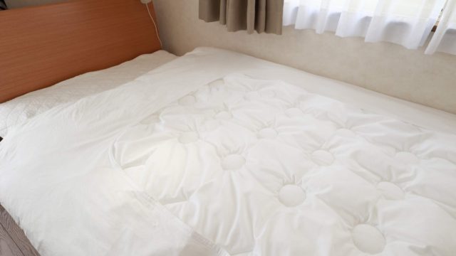 ベッドメイキングをラクにする寝具アイテムご紹介