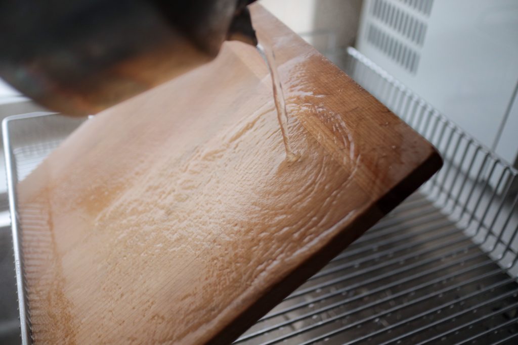 ラ・バーゼの水切りかごは、まな板の熱湯消毒もしやすい