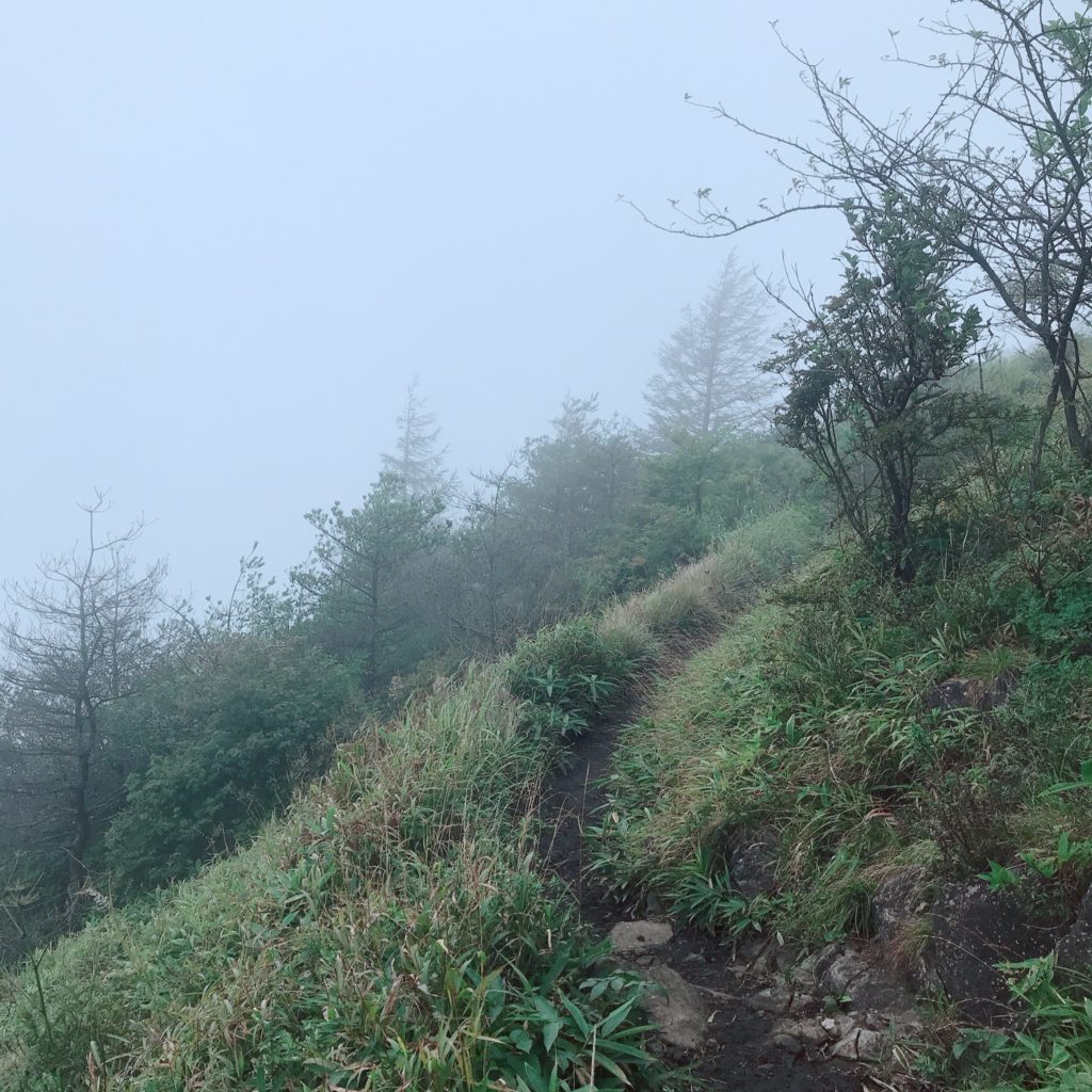 ざつ旅 in 清里　獅子岩駐車場・平沢峠登山口から飯盛山ハイキング