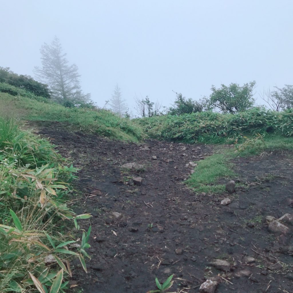 ざつ旅 in 清里　獅子岩駐車場・平沢峠登山口から飯盛山ハイキング