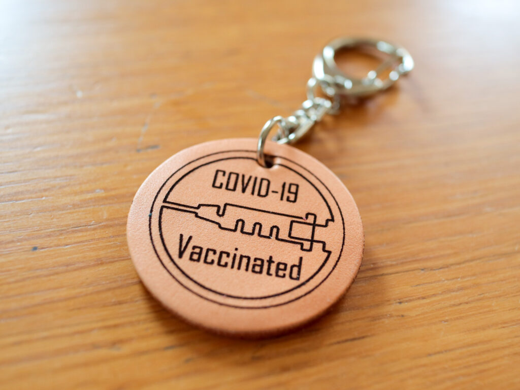 「ワクチン接種済み」本革キーホルダーレビュー