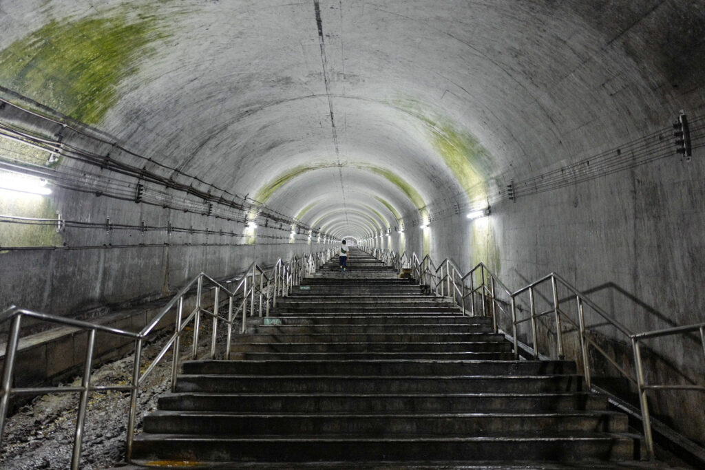 ホームまで階段462段！の土合駅でひんやり体験