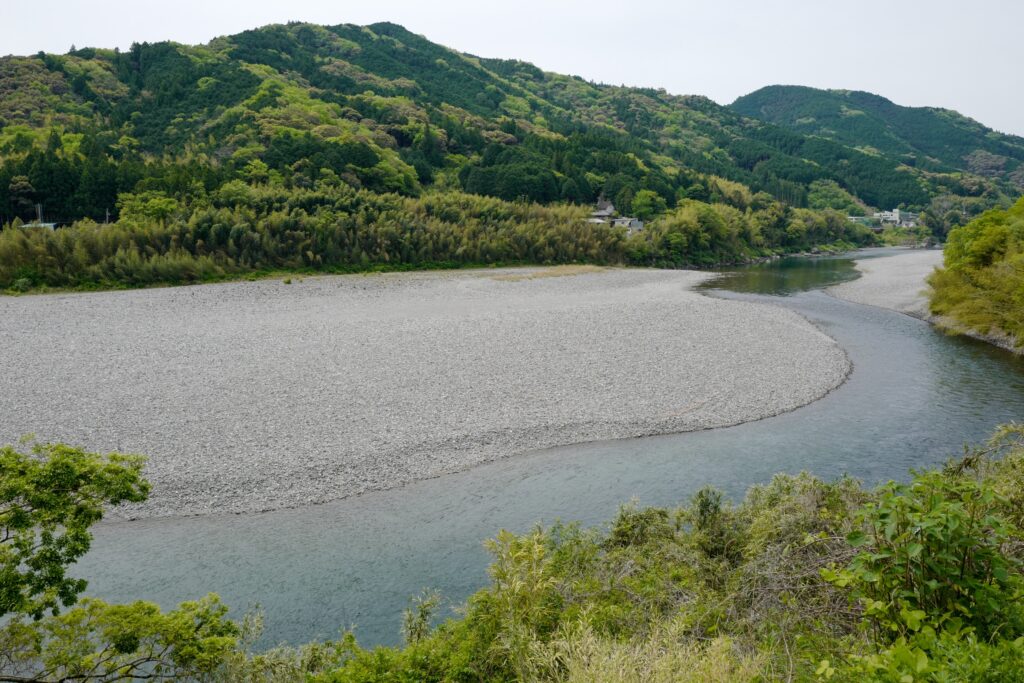 高知ひとり旅3泊4日：3日目：レンタカーで仁淀川ブルーを見に行く