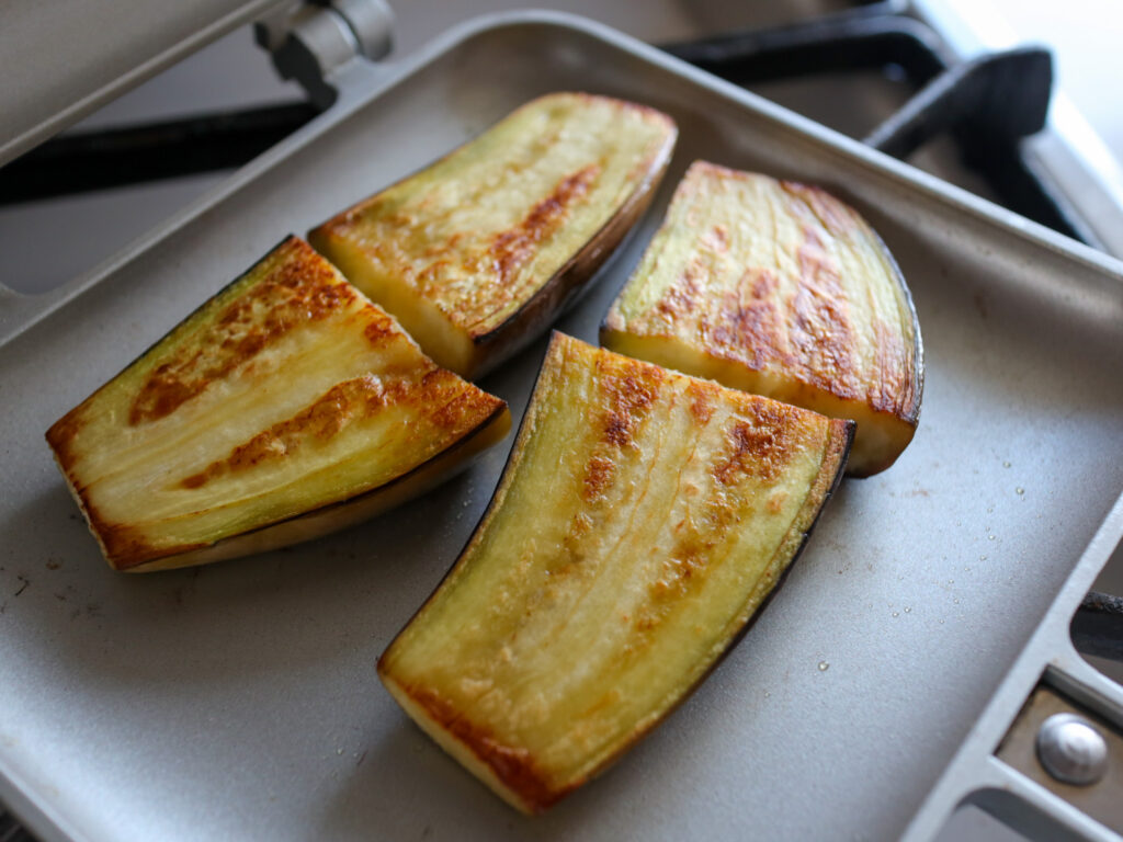 ホットサンドメーカーでカンタンおいしいヘルシー焼きナスレシピ