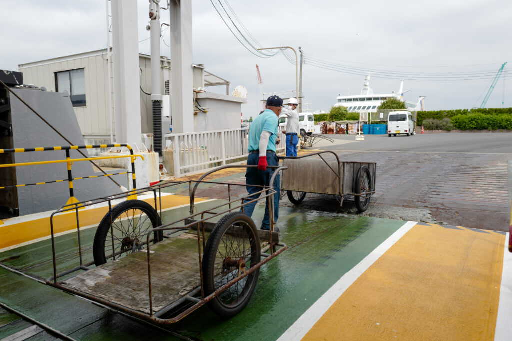 瀬戸内4泊5日旅の記録：4日目：土庄港から新岡山港ゆきフェリー乗船