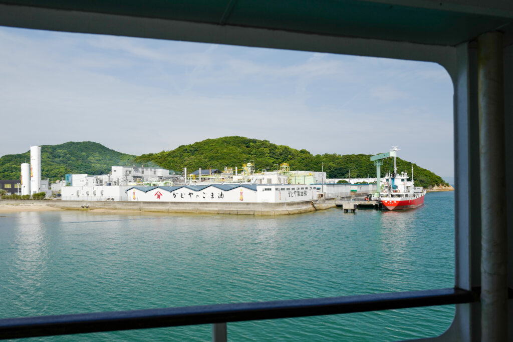 瀬戸内4泊5日旅の記録：4日目：土庄港から新岡山港ゆきフェリー乗船