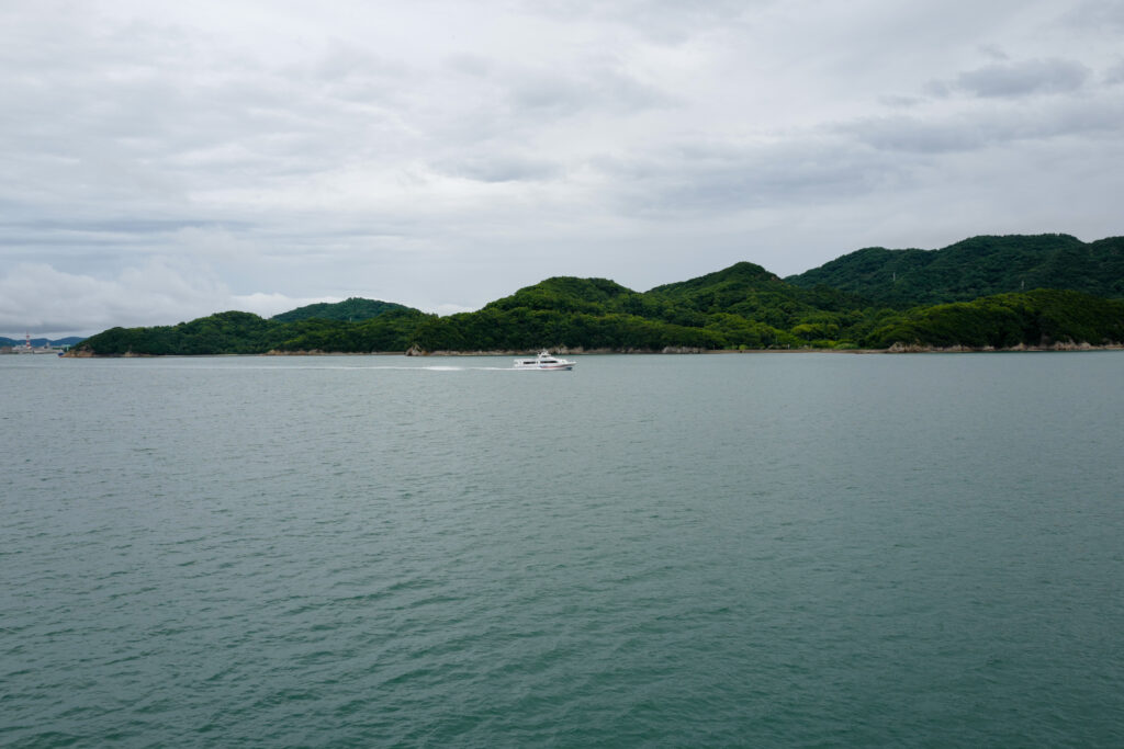 瀬戸内4泊5日旅の記録：1日目　高松港発土庄港行きフェリー乗船