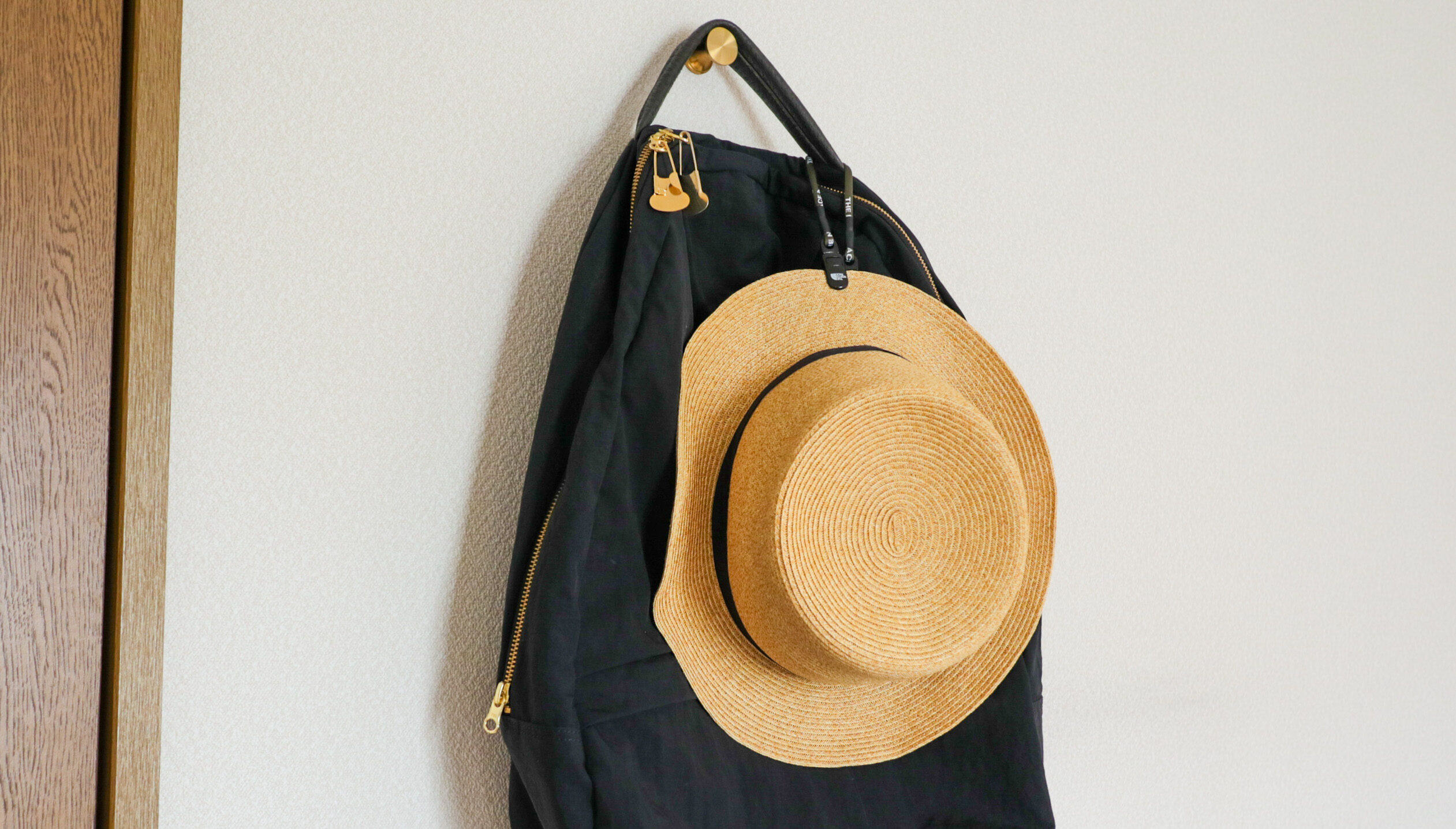 【夏の旅行の荷物】帽子を型くずれさせずに持ち運ぶ方法