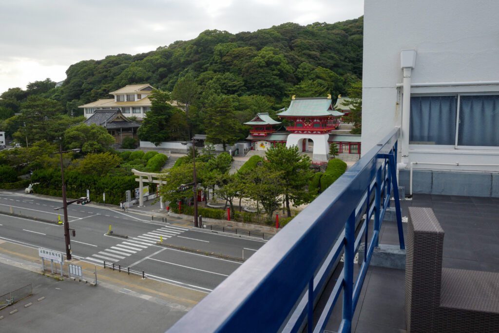 関門海峡の絶景が望めるテラスがすごい！ウズハウス