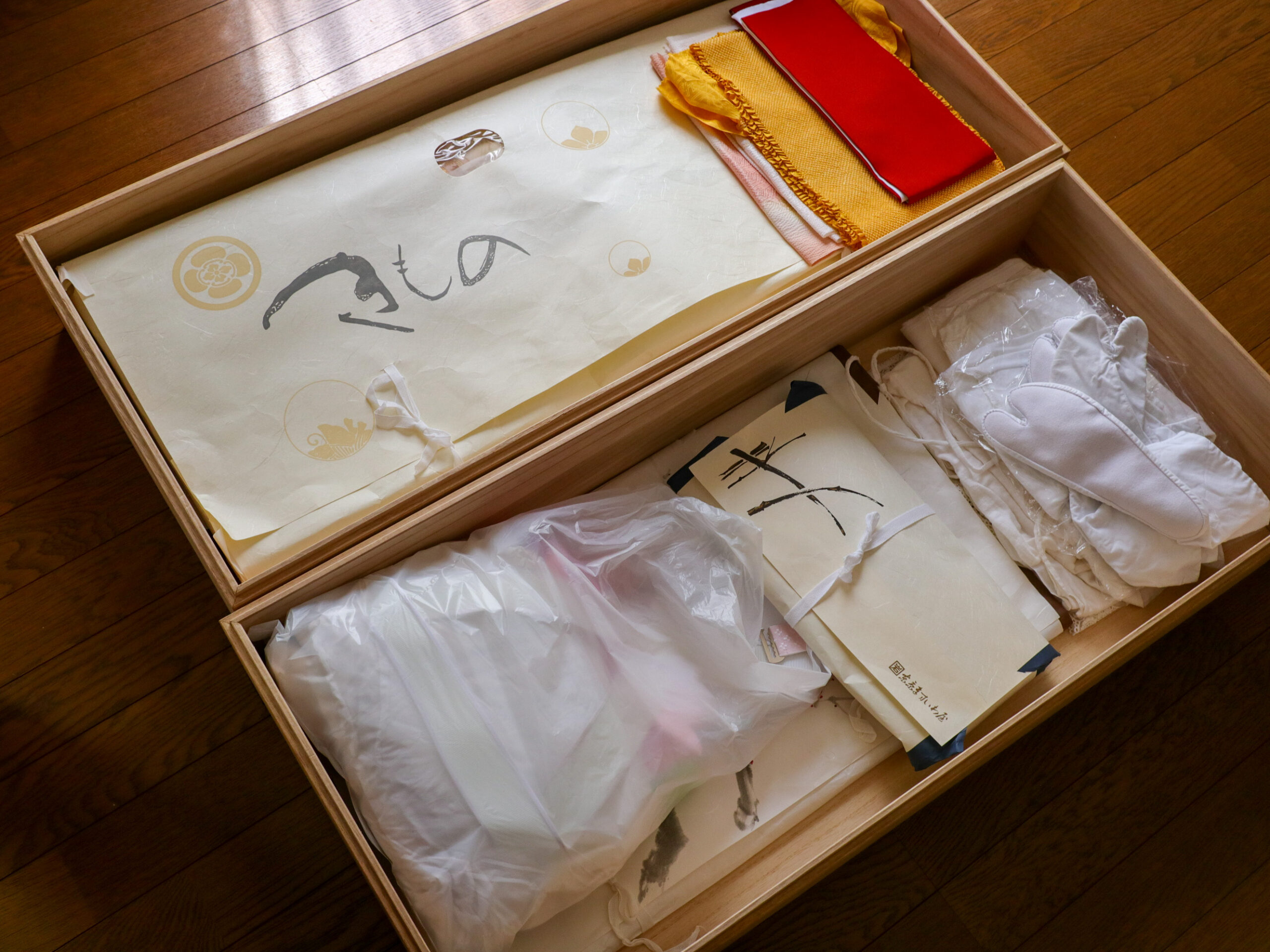 【着物の保管・収納】シンプル＆コンパクトな桐衣装箱で、30年前の振袖もピカピカでした！
