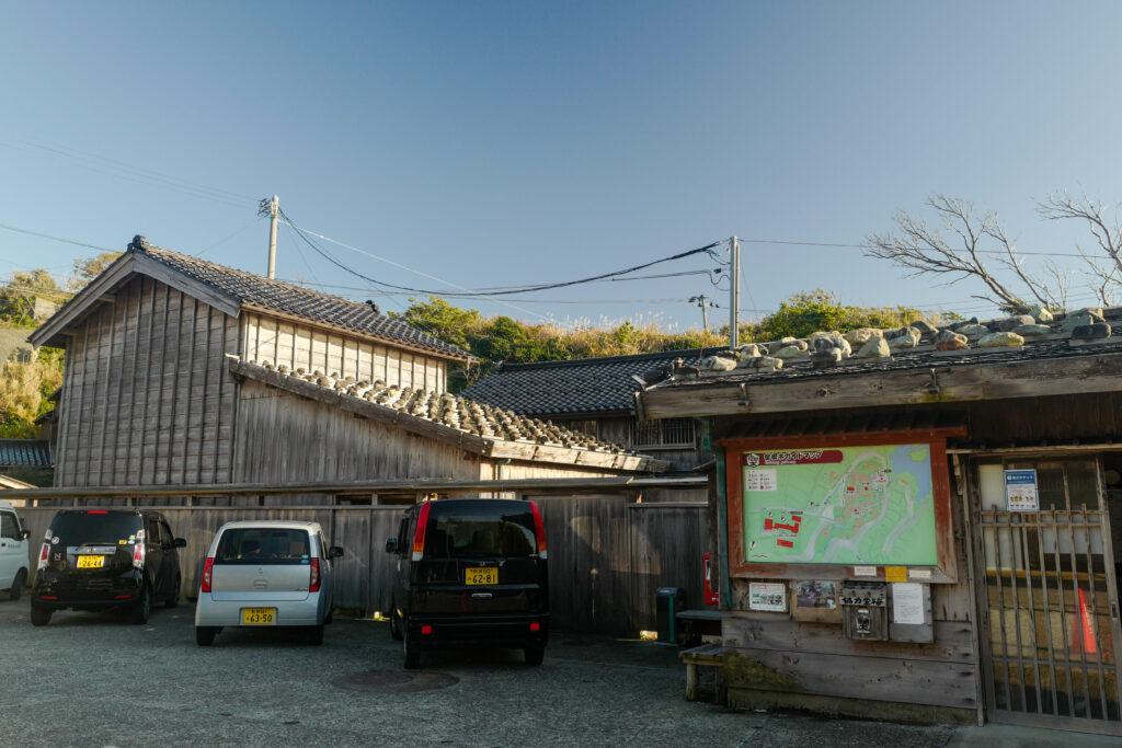 夫婦ふたり旅：1日目：佐渡島 宿根木の町並み修復作業