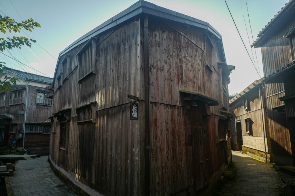 夫婦ふたり旅：1日目：佐渡島 宿根木の町並み