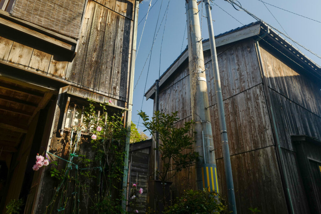 夫婦ふたり旅：1日目：佐渡島 宿根木の町並み