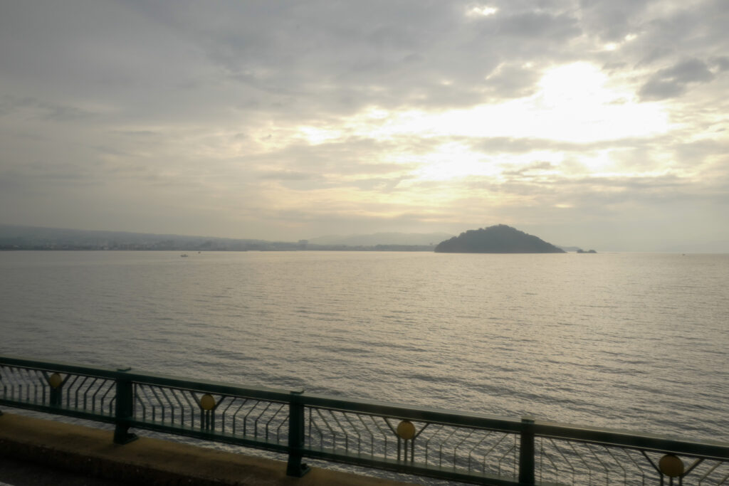 島原・天草4泊5日旅：1日目：長崎空港から本諫早駅行きバスに乗車　大村湾