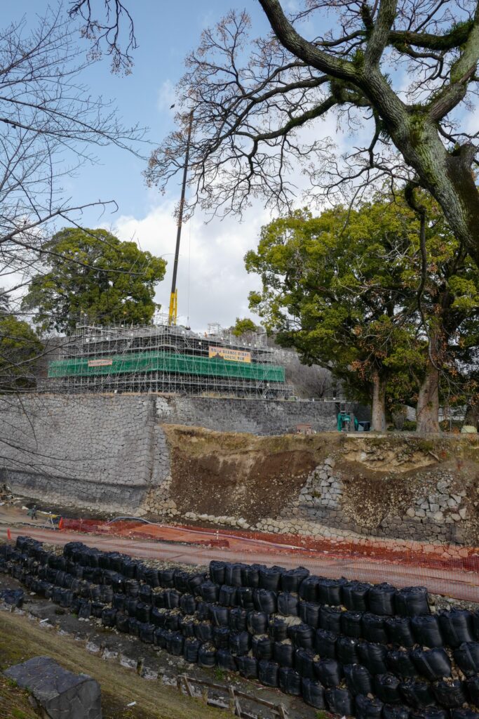 本渡バスセンターから快速あまくさ号で熊本へ　熊本城　震災による崩落