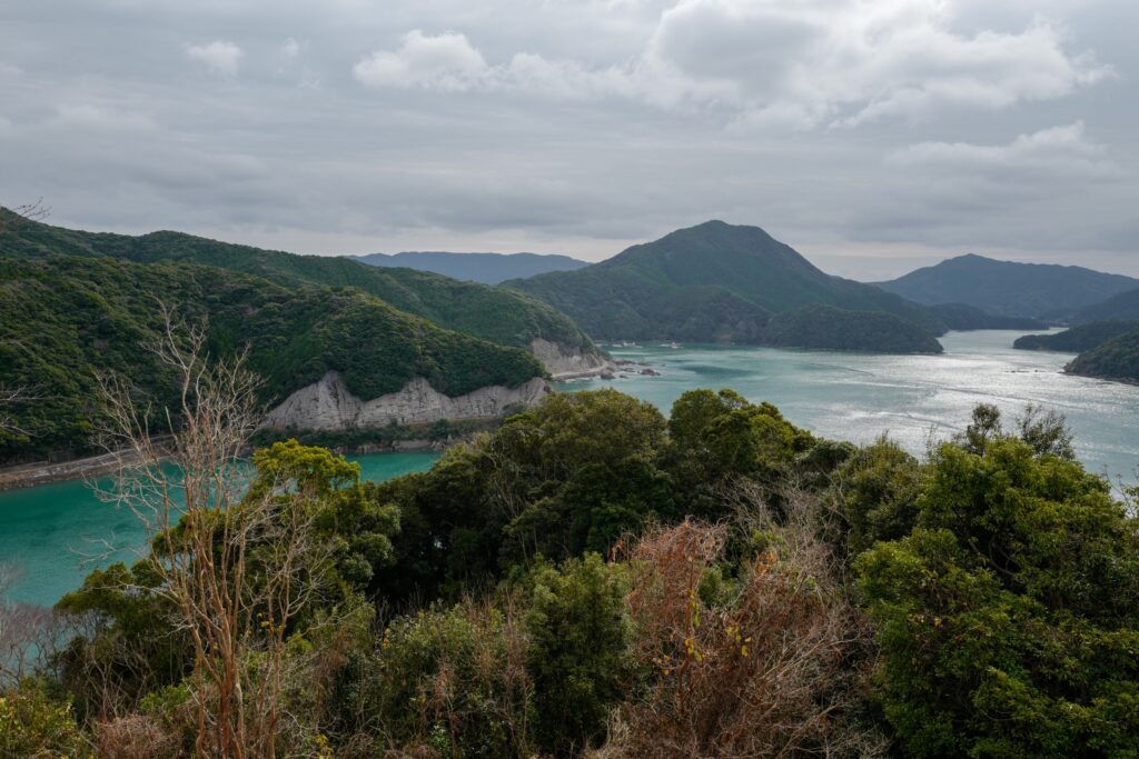 島原・天草4泊5日旅：4日目：天草　本渡バスセンターから世界遺産　潜伏キリシタンの里崎津集落へ　崎津展望台からの景色