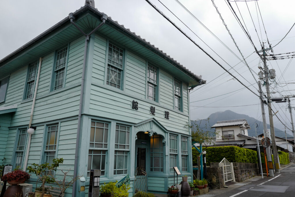 島原・天草4泊5日旅：2日目：島原城下散策　青い理髪館モモでカフェタイム