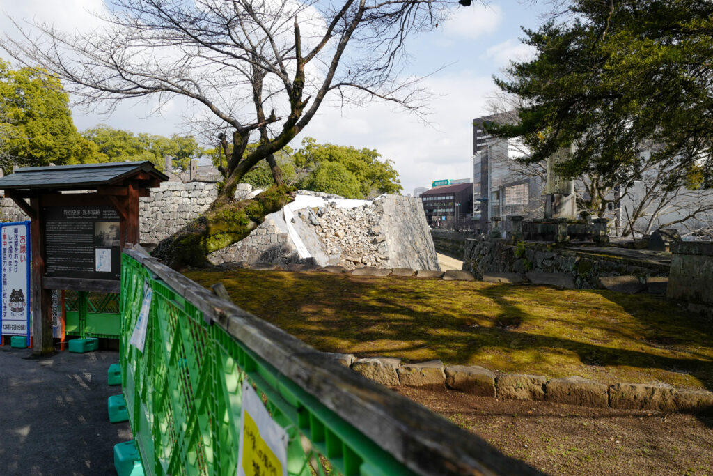 本渡バスセンターから快速あまくさ号で熊本へ　熊本城　震災による崩落