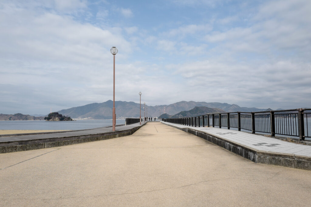 尾道・しまなみ海道4泊5日旅　2日目：しまなみ海道サイクリング　因島  ブックカフェ　SeaBridge