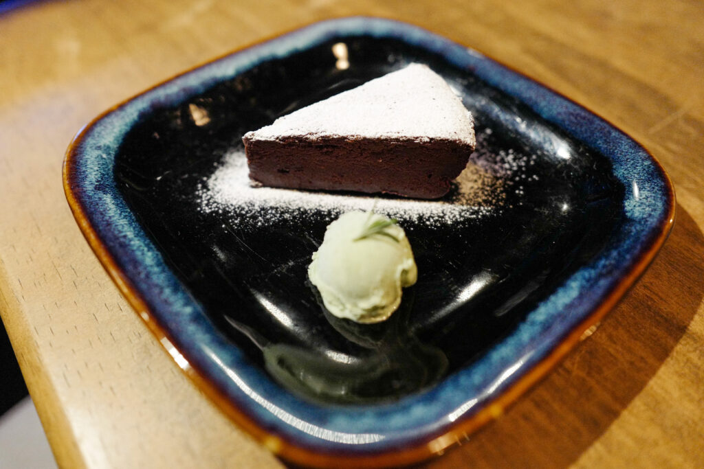 尾道・しまなみ海道4泊5日旅　4日目：鞆の浦　おいしい工房うみひこ　チョコレートケーキ