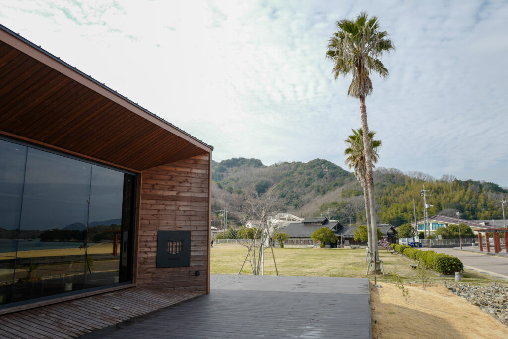 尾道・しまなみ海道4泊5日旅　2日目：しまなみ海道サイクリング　因島  ブックカフェ　SeaBridge