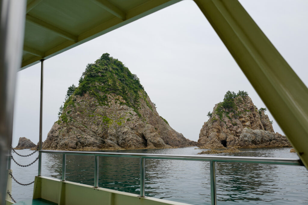 鳥取県　浦富海岸島めぐり遊覧船