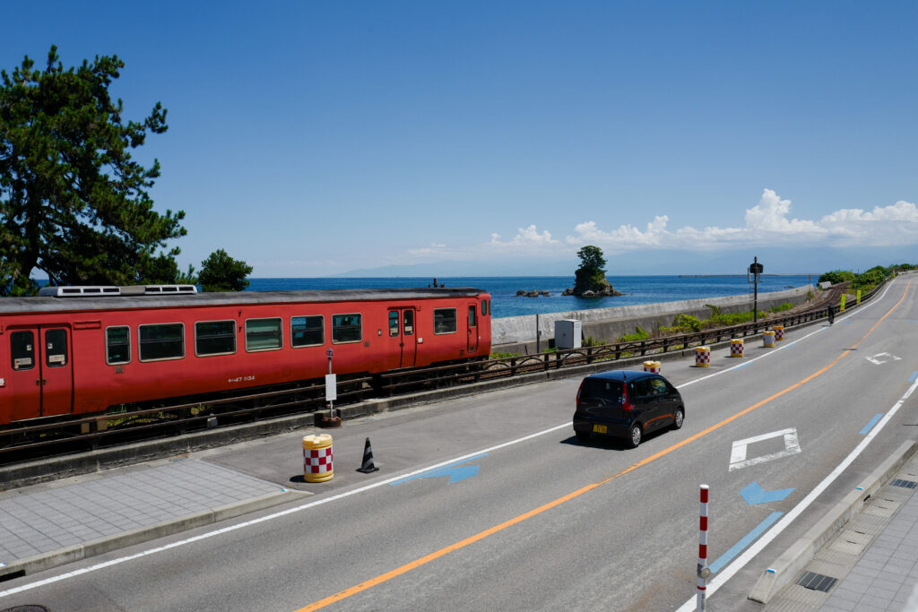 富山3泊４日旅　JR氷見線　雨晴海岸　道の駅雨晴