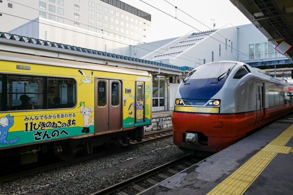 青森駅　特急つがる