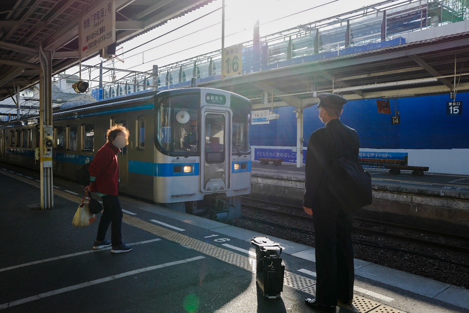 予讃線　松山駅