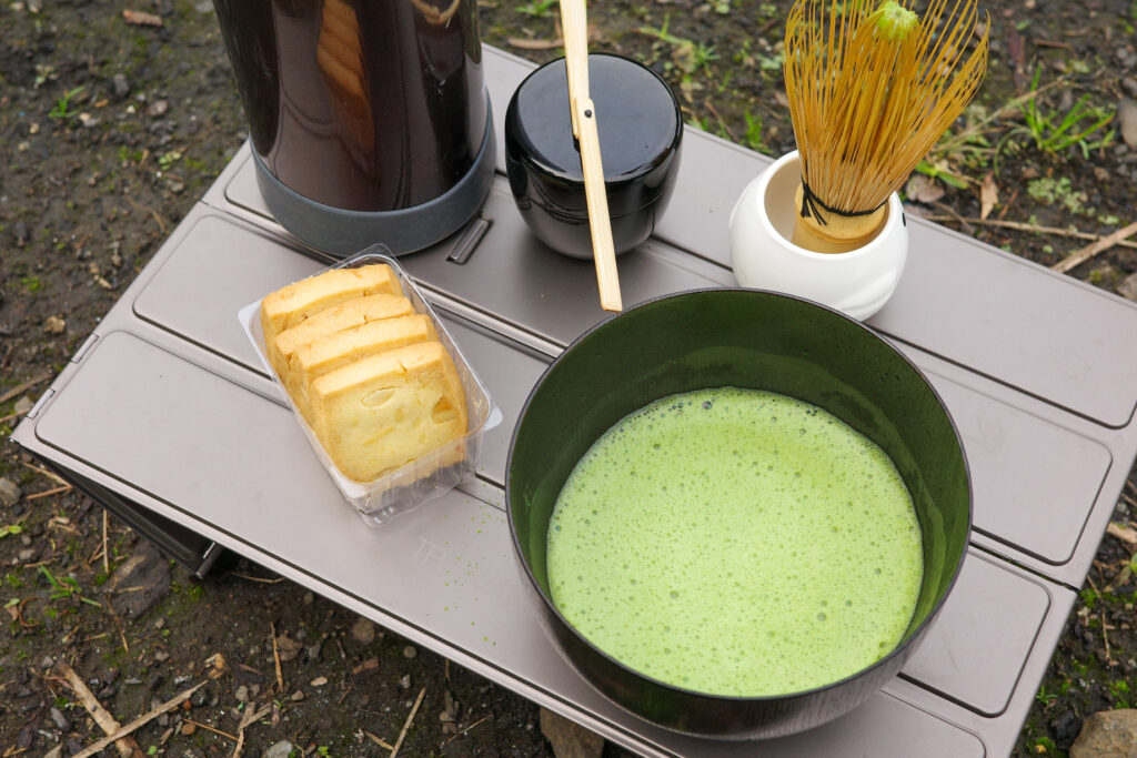 滝沢園でゆるいキャンプ　　　
野点でおやつ