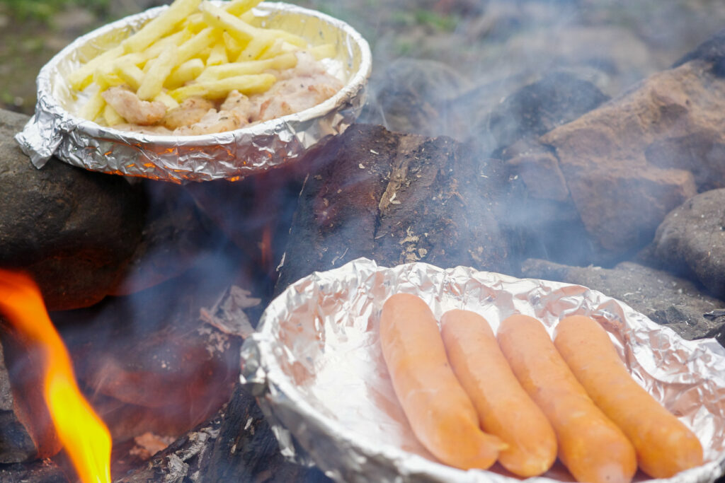 滝沢園でセブンイレブン食材しばりキャンプ　チョリソー＆豚トロ＆冷凍ポテト