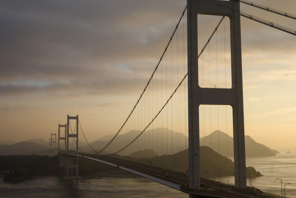 来島海峡大橋の朝焼け