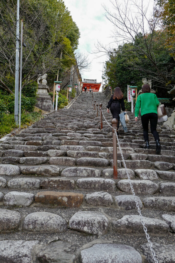 松山　道後温泉　伊佐爾波神社