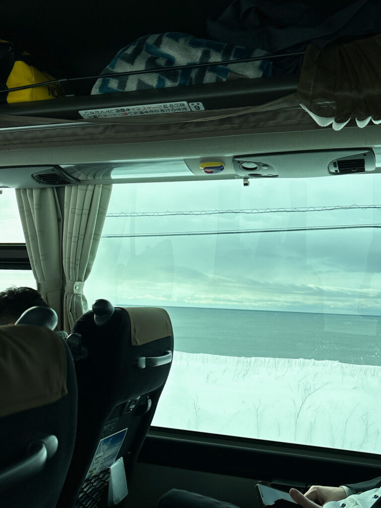 旭川・稚内3泊4日旅。暴風雪による宗谷本線運休のため、高速バスわっかない号で札幌へ向かう