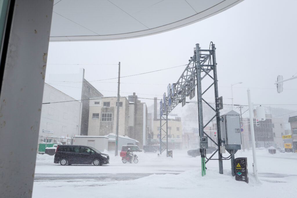 旭川・稚内3泊4日旅　JR宗谷本線各駅停車乗車　稚内駅前　吹雪