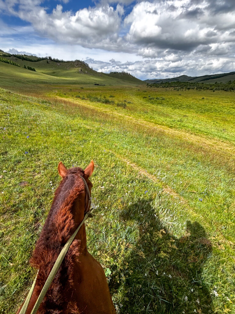 モンゴル旅行　馬旅キャンプ　乗馬体験