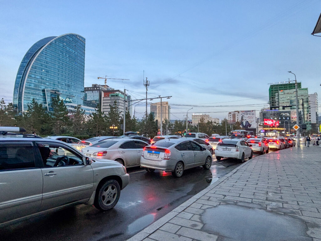 モンゴル7泊8日旅 ウランバートル散策 スフバートル広場