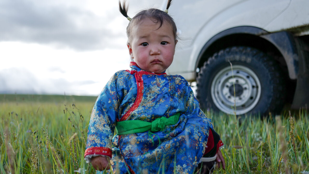 モンゴル旅行　馬旅キャンプ　乗馬体験　デール