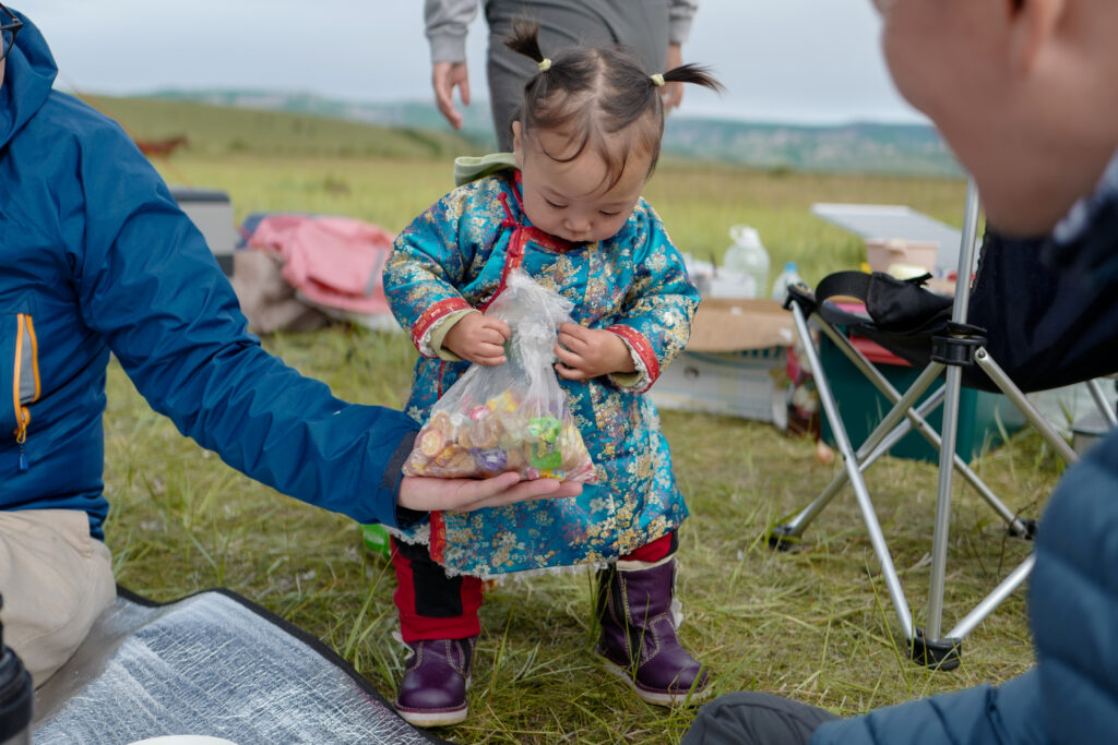 モンゴル　遊牧民ゲルホームステイ　馬旅キャンプ