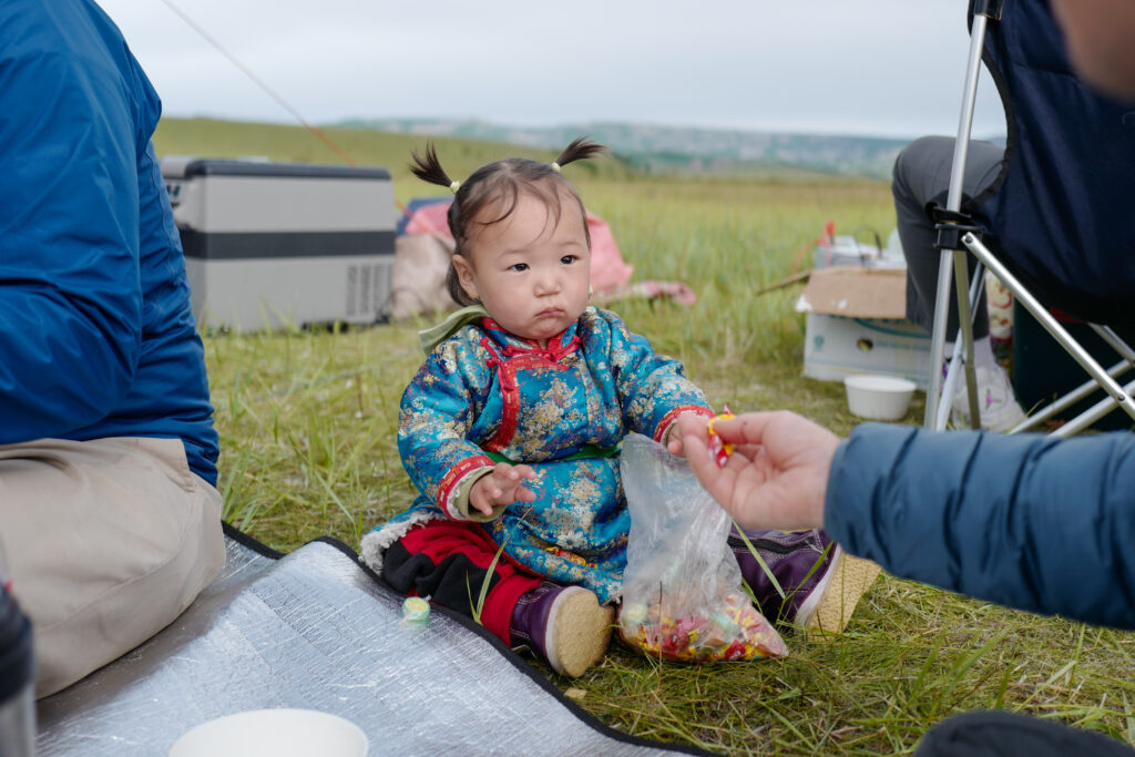 モンゴル　遊牧民ゲルホームステイ　馬旅キャンプ