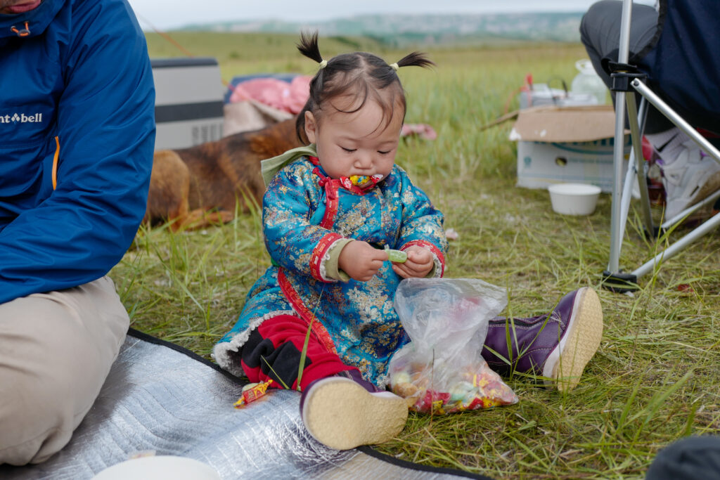 モンゴル　遊牧民ゲルホームステイ　馬旅キャンプ