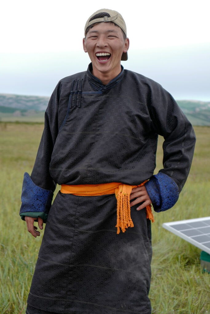 モンゴル　遊牧民ゲルホームステイ　馬旅キャンプ