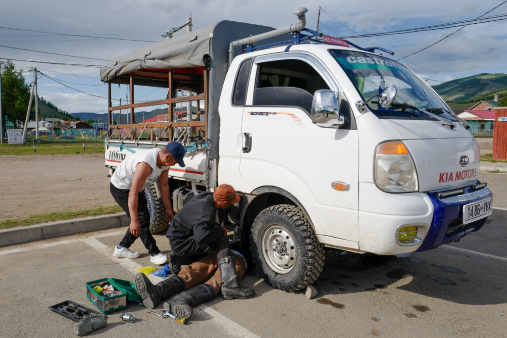 モンゴル　遊牧民ゲルホームステイ　馬旅キャンプ