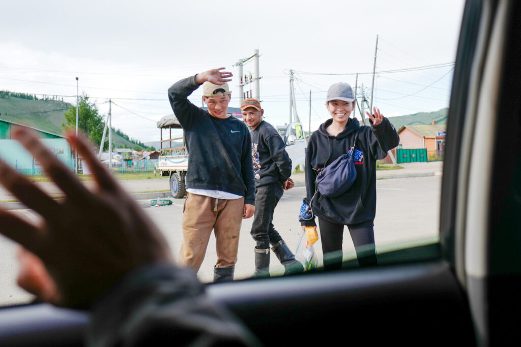 モンゴル　遊牧民ゲルホームステイ　馬旅キャンプ