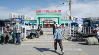 モンゴル7泊8日旅　ウランバートル散策　ナラントール市場