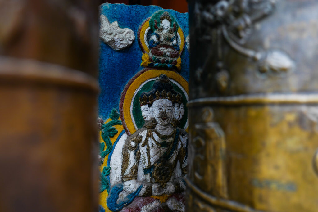 モンゴル7泊8日旅 ウランバートル散策 ガンダン・テクチェンリン寺 チベット仏教